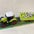 tractor cu remorca si animale
