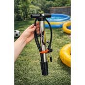 Pompă mică pentru produse gonflabile, cu accesorii diferite