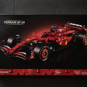 Set de construcție Ferrari SF-24 Formula 1 – 1361 piese